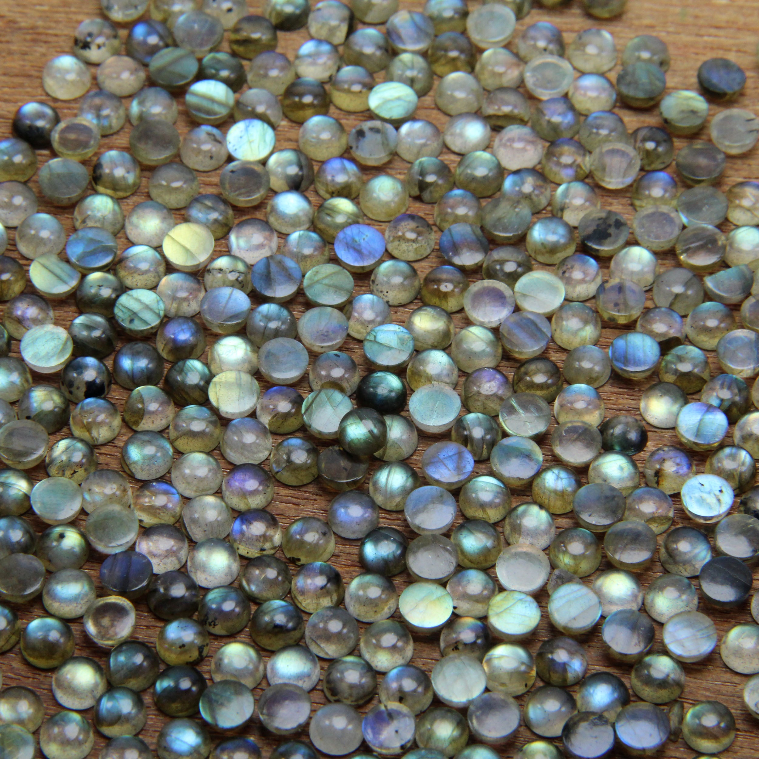 Labradorite Round cabochon