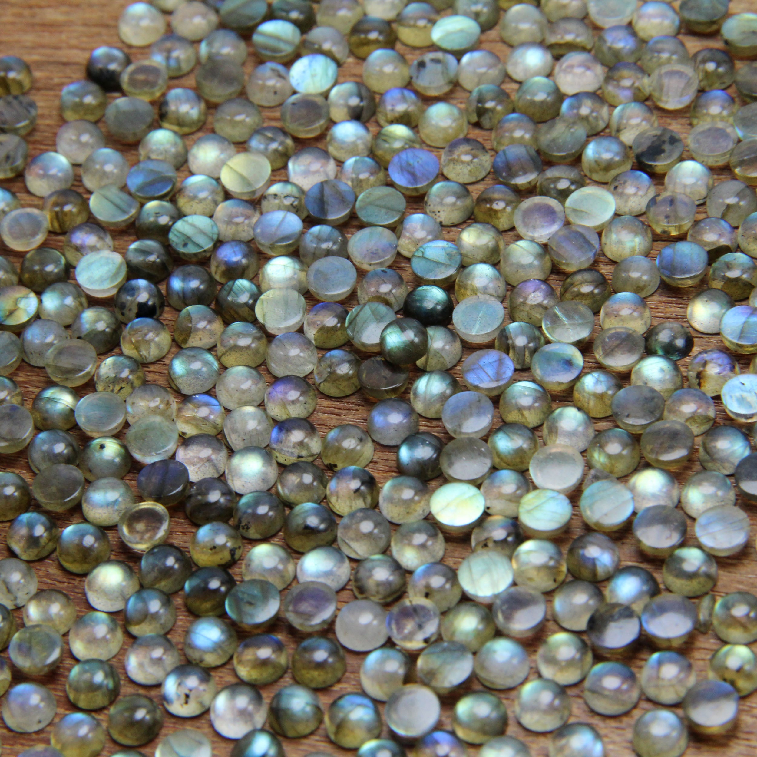 Labradorite Round cabochon