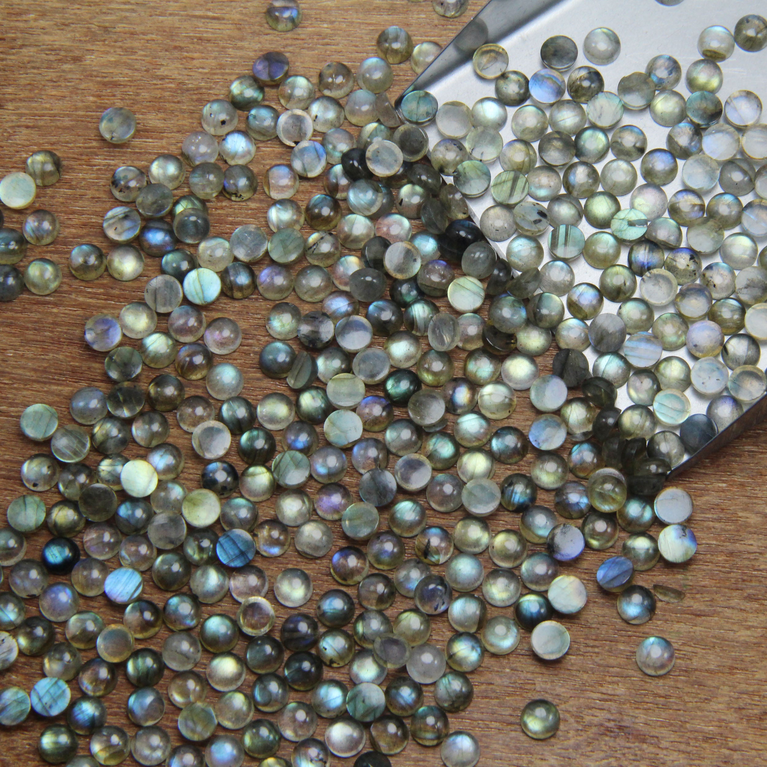 Labradorite Round cabochon